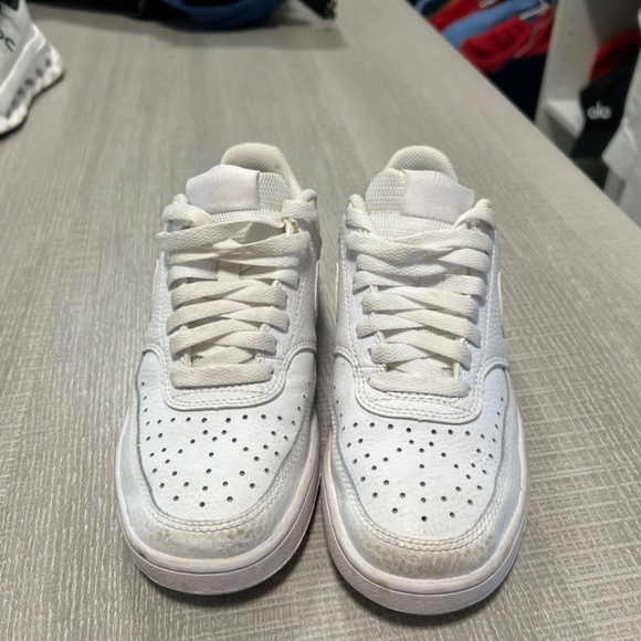 White Nike size 5 - Picture 3 of 3